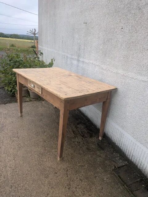 Farm table