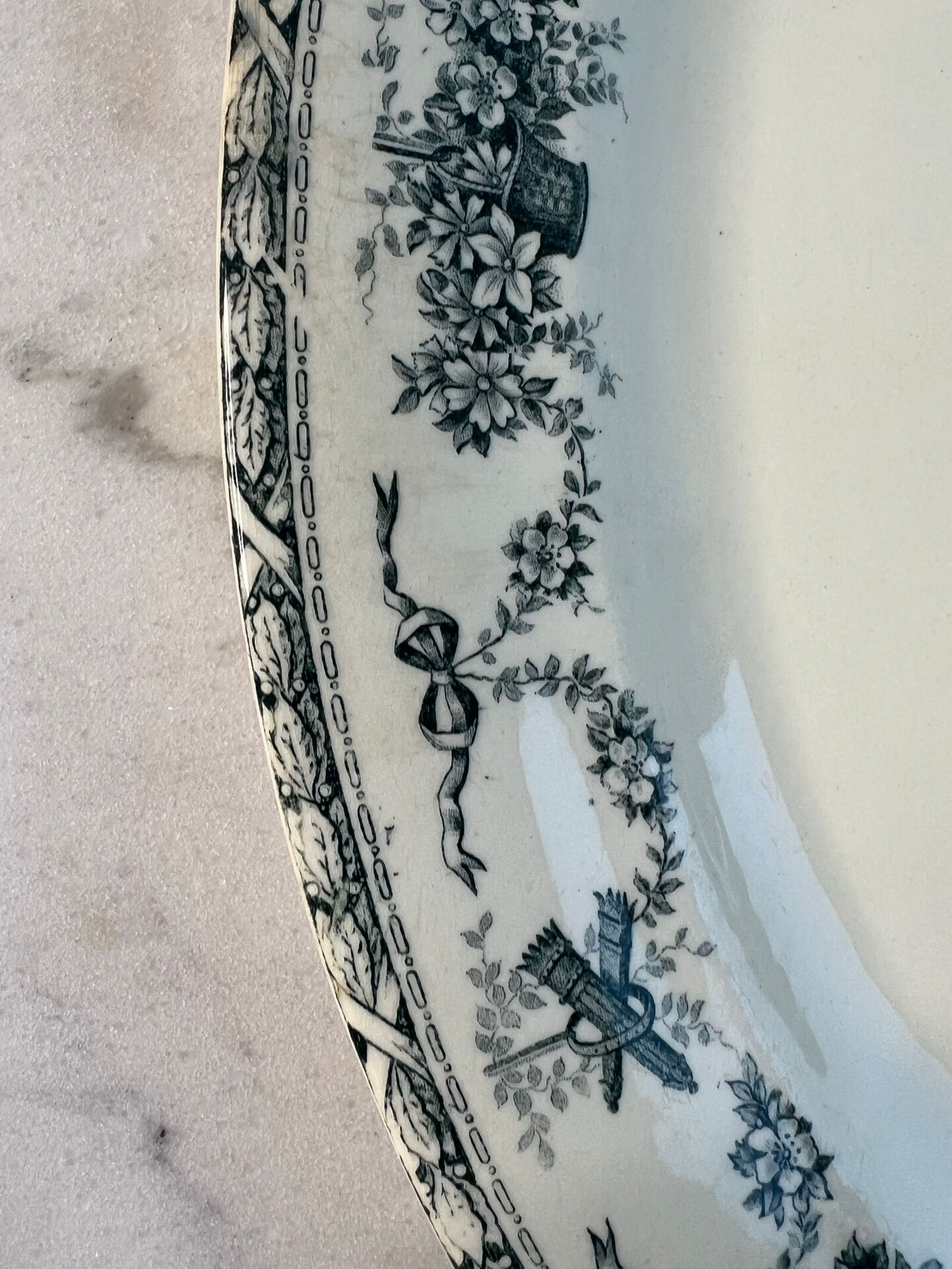 Grand plat ovale en terre de fer 41x27cm