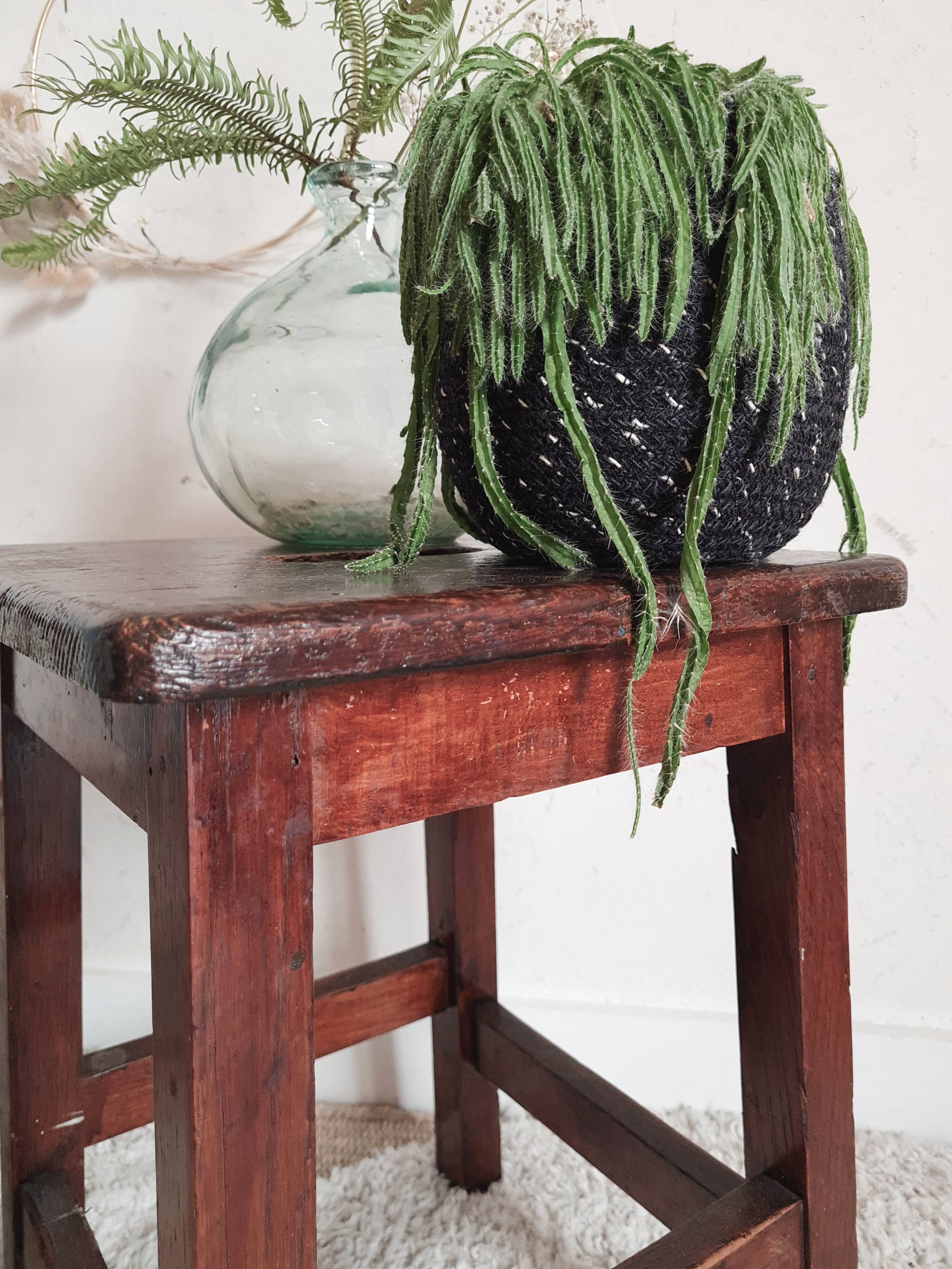 Tabouret de ferme en bois ancien