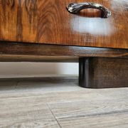 Art Decò chest of drawers from the 1940s in mahogany and briar