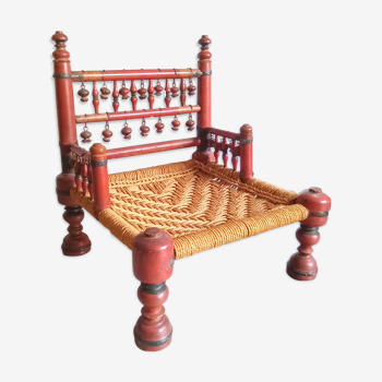 Chaise basse traditionnelle indienne