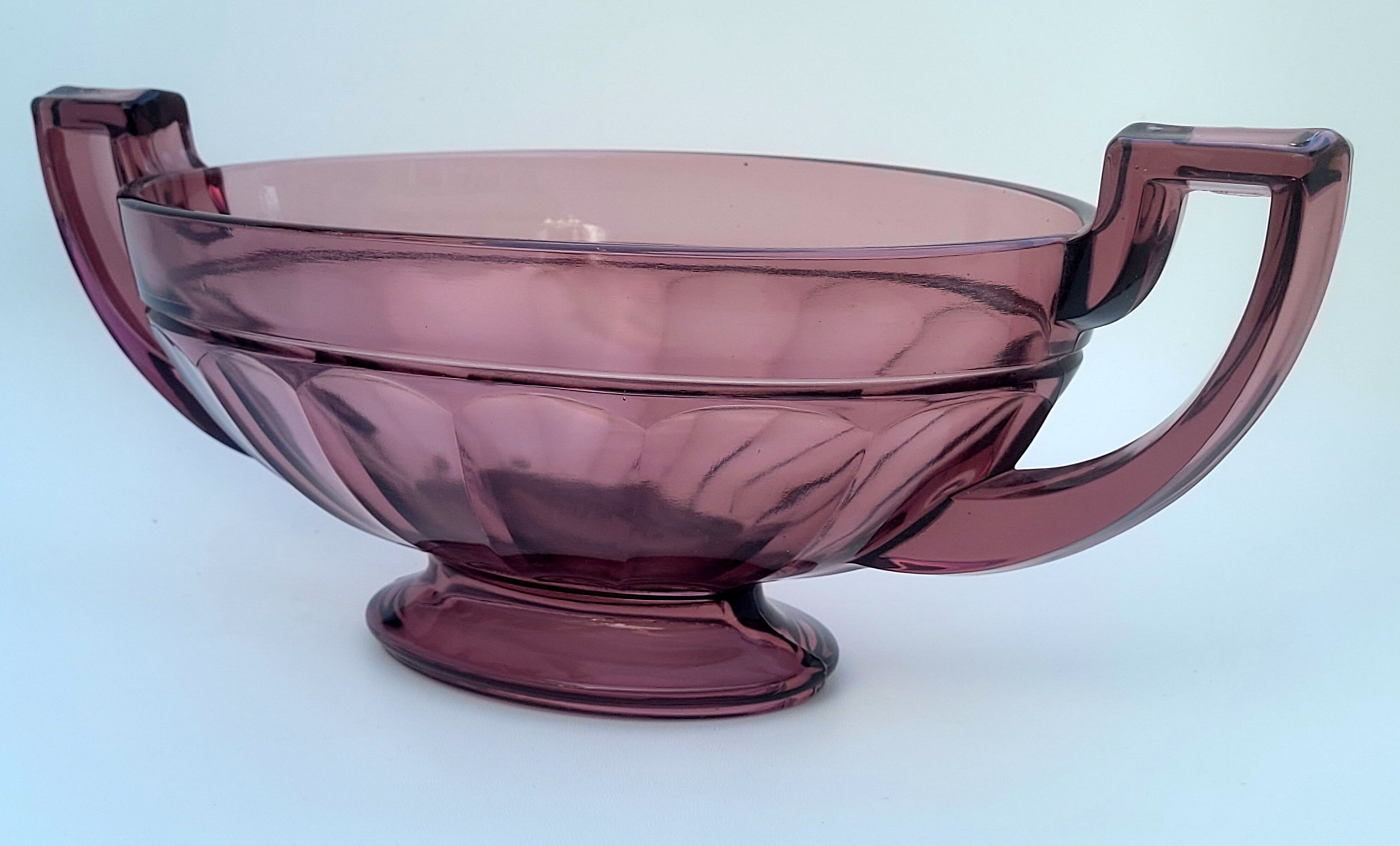 Noémie art deco glass coupe Val Saint Lambert 1935, purple color