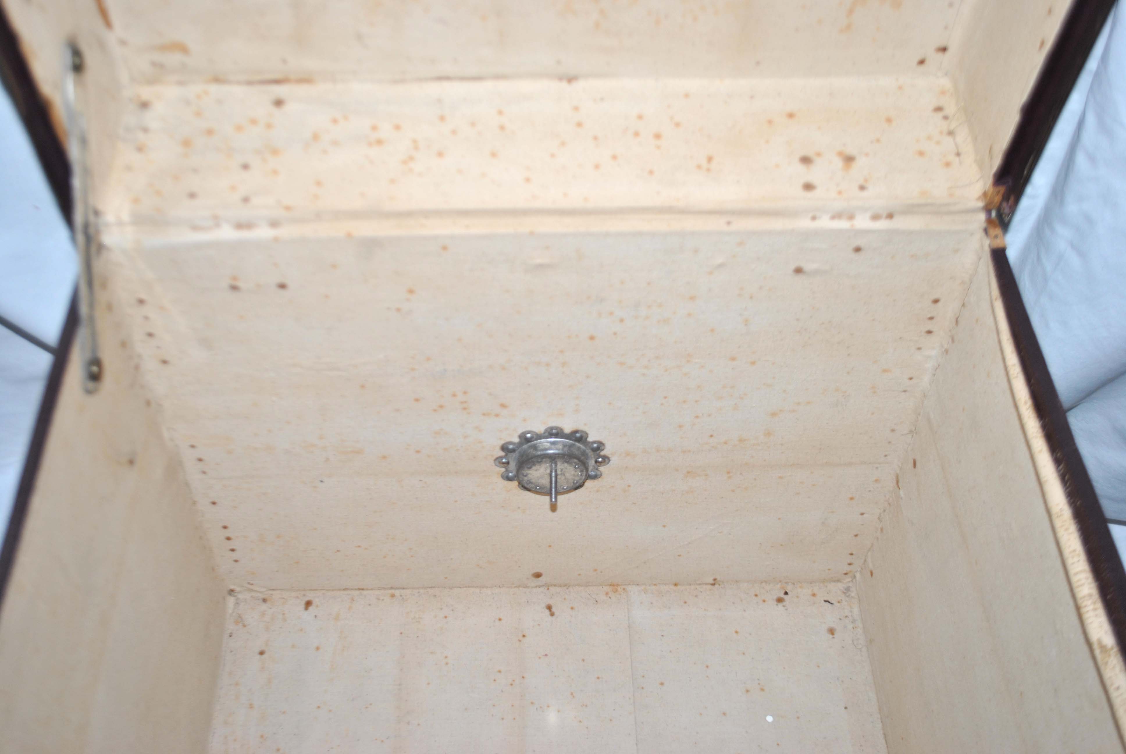 Old square trunk in wood, brass and leather - Travel chest 1920 45cm