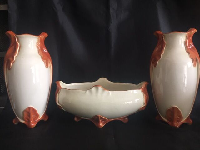 Lot vases and a garden dabbling 1900