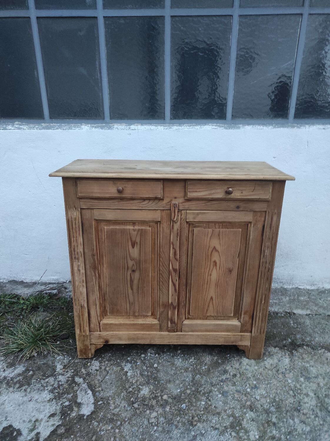Buffet parisien en sapin brut vintage