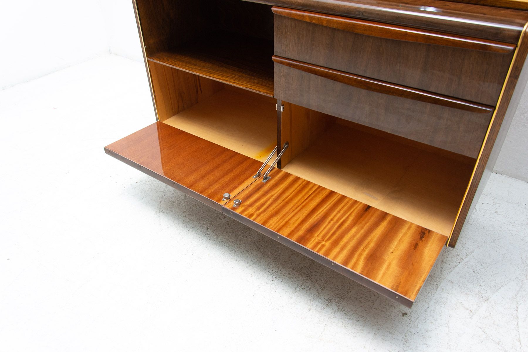 Credenza U-300 by Hubert Nepožitek & Bohumil Landsman for Jitona, 1960´s