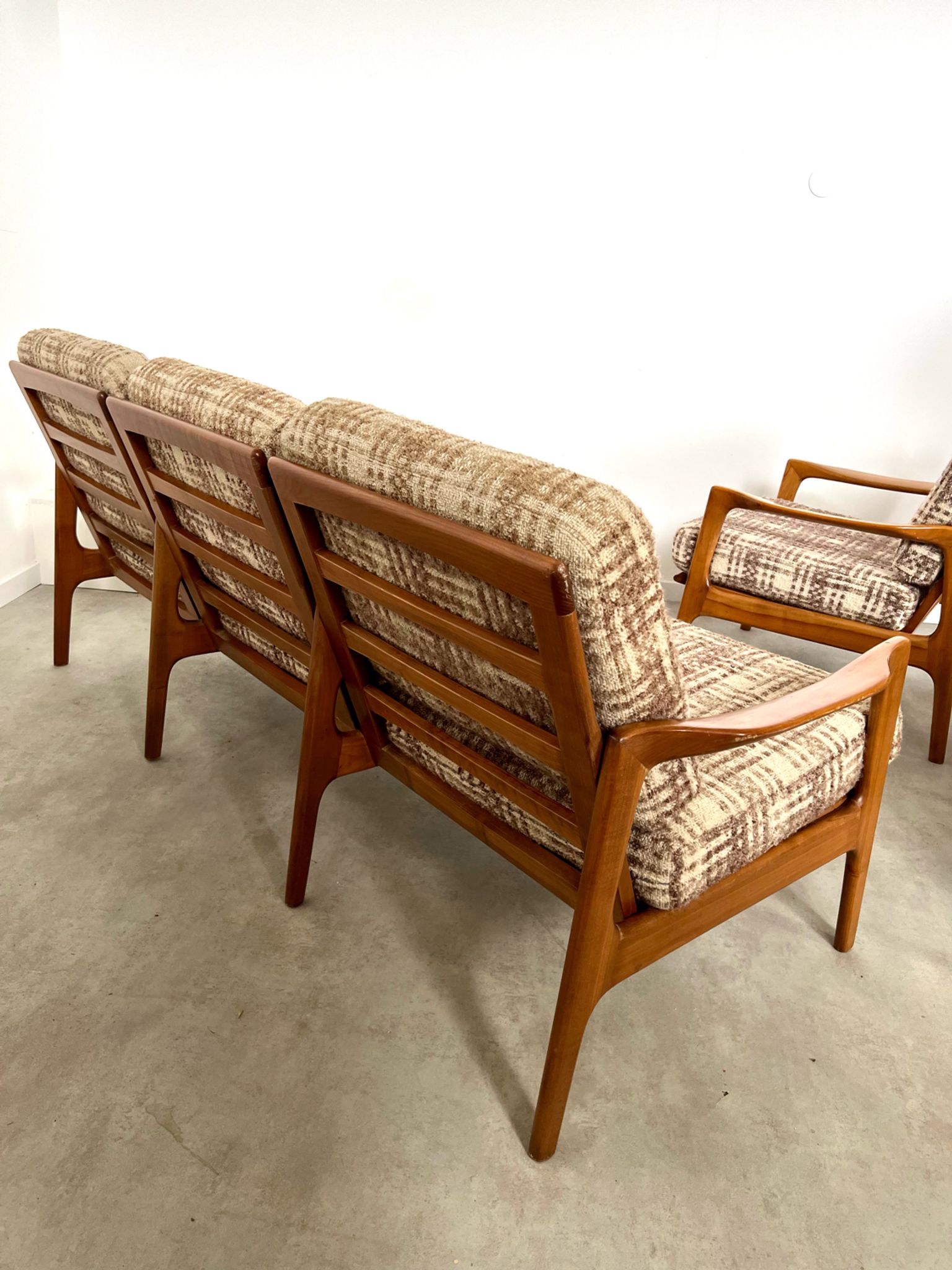 Lot armchairs and sofa 60 years Scandinavian design in vintage blond teak
