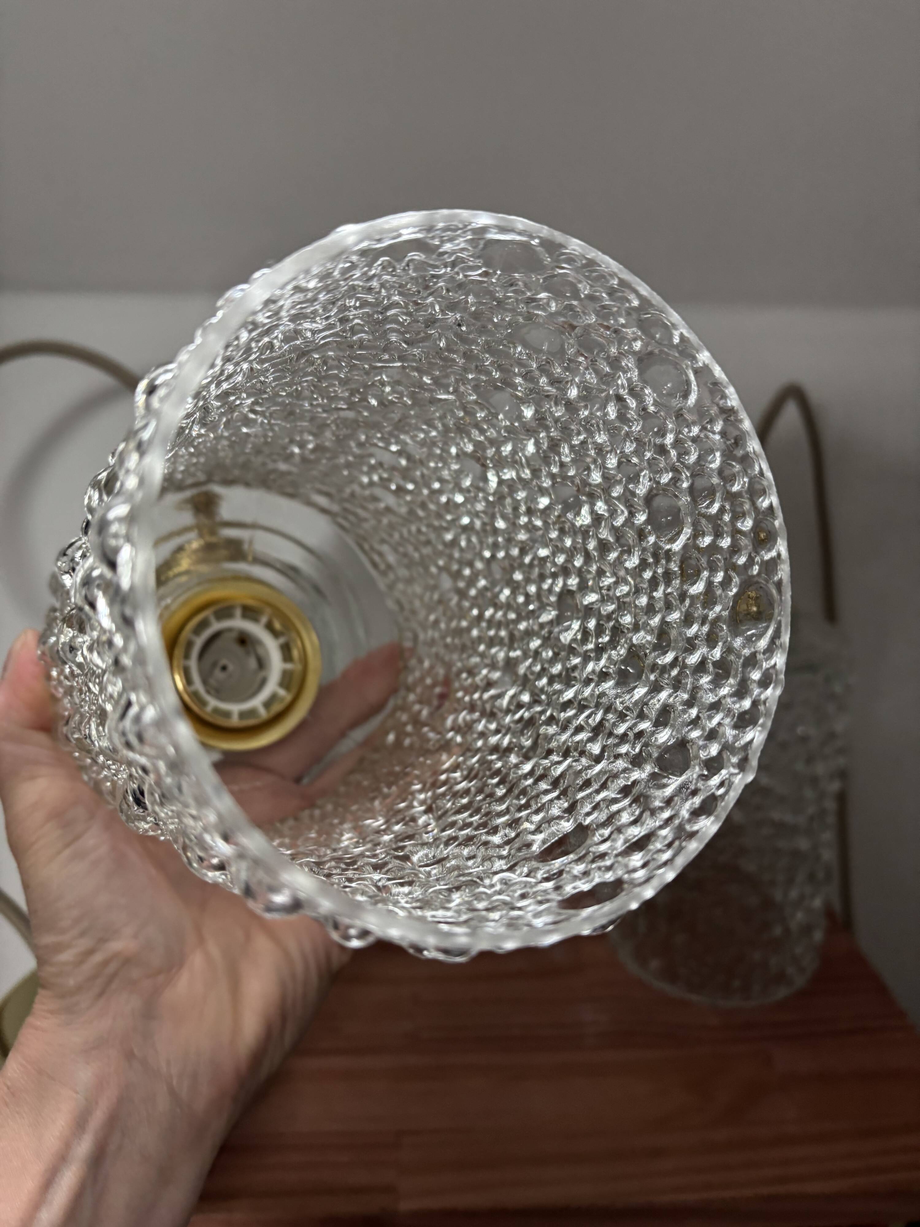Lot de trois suspensions en verre bullé vintage