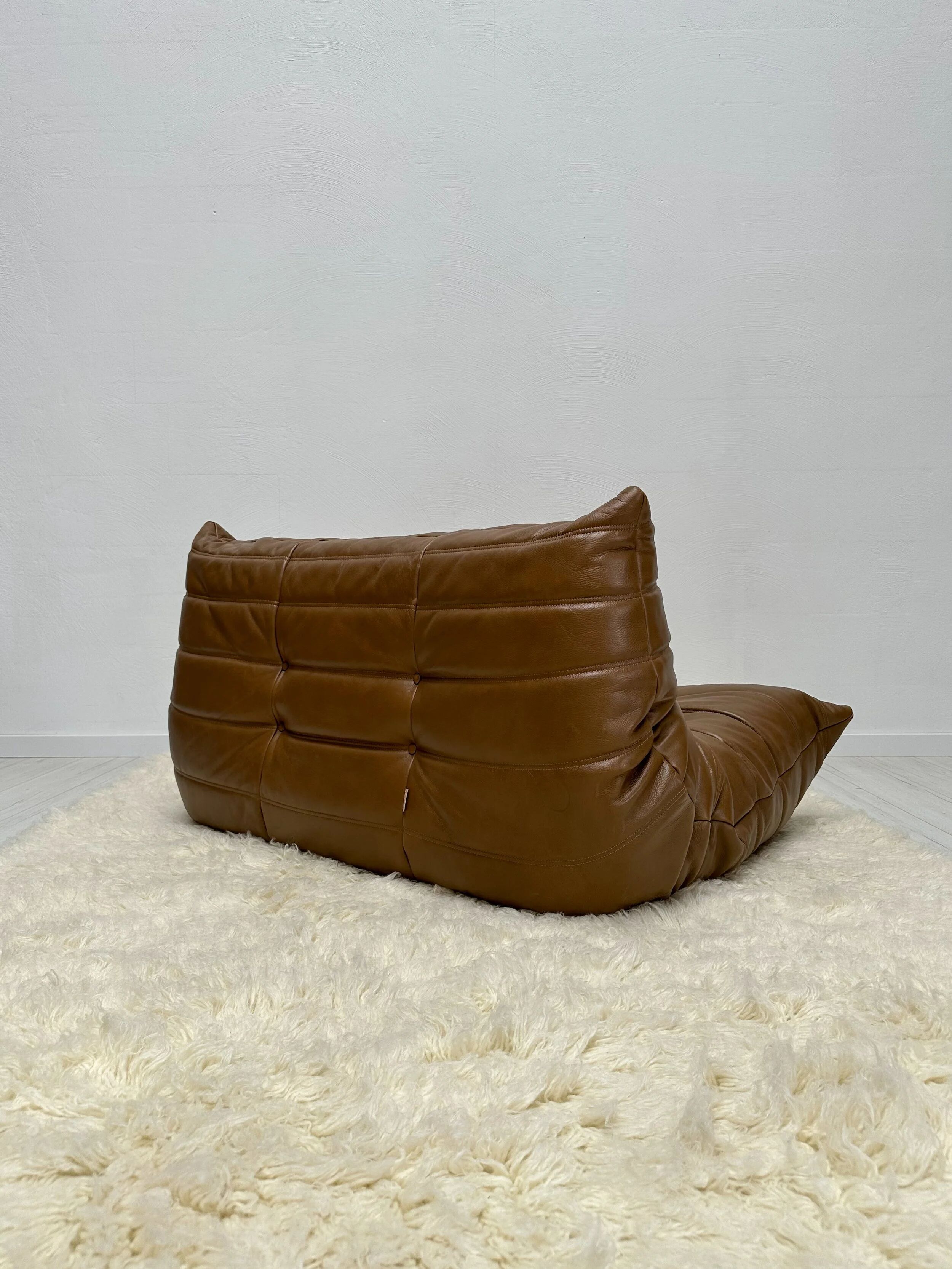 Vintage original leather Togo 2-seater by Michel Ducaroy for Ligne Roset
