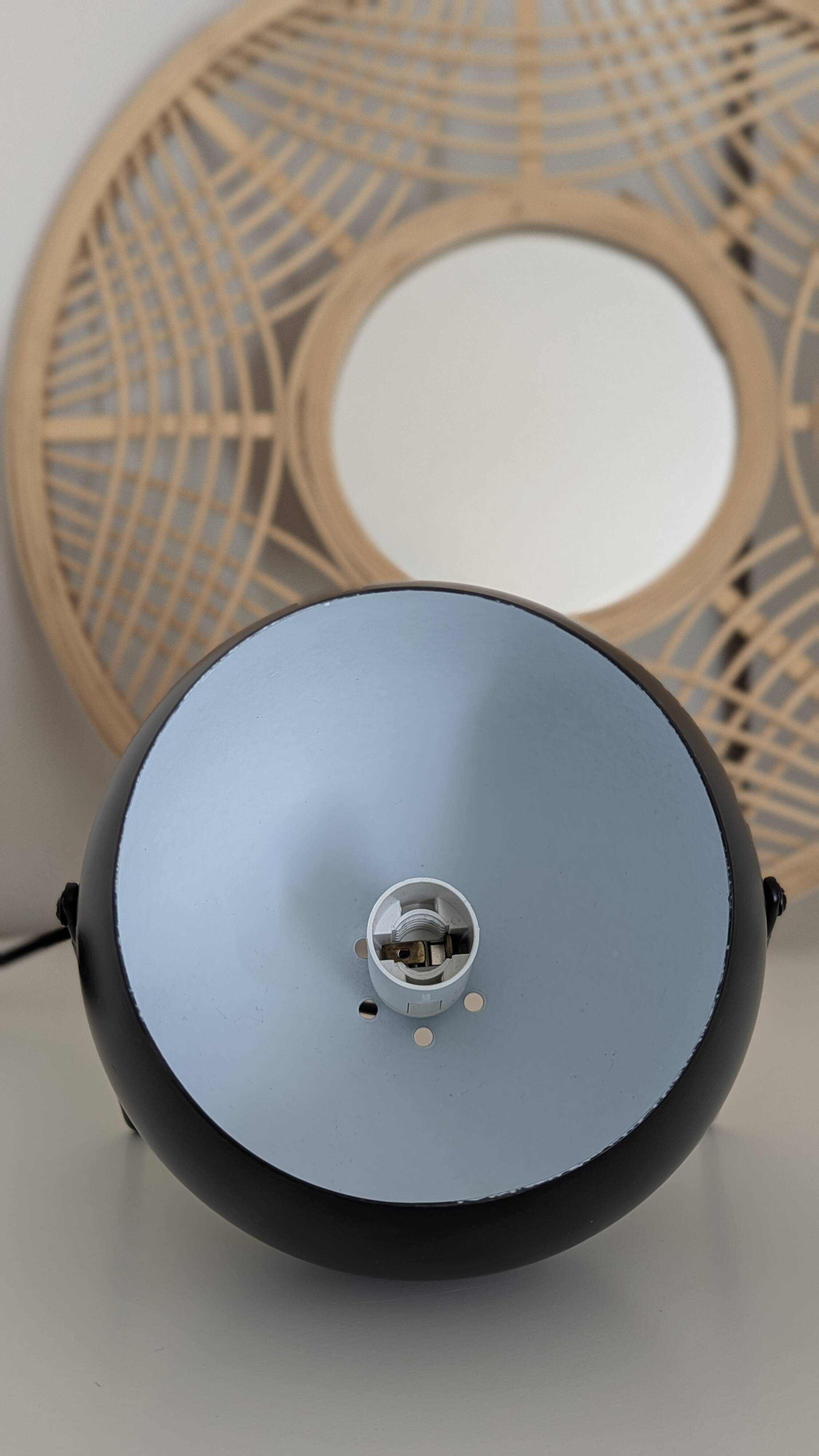 Black eyeball lamp (L-0184)