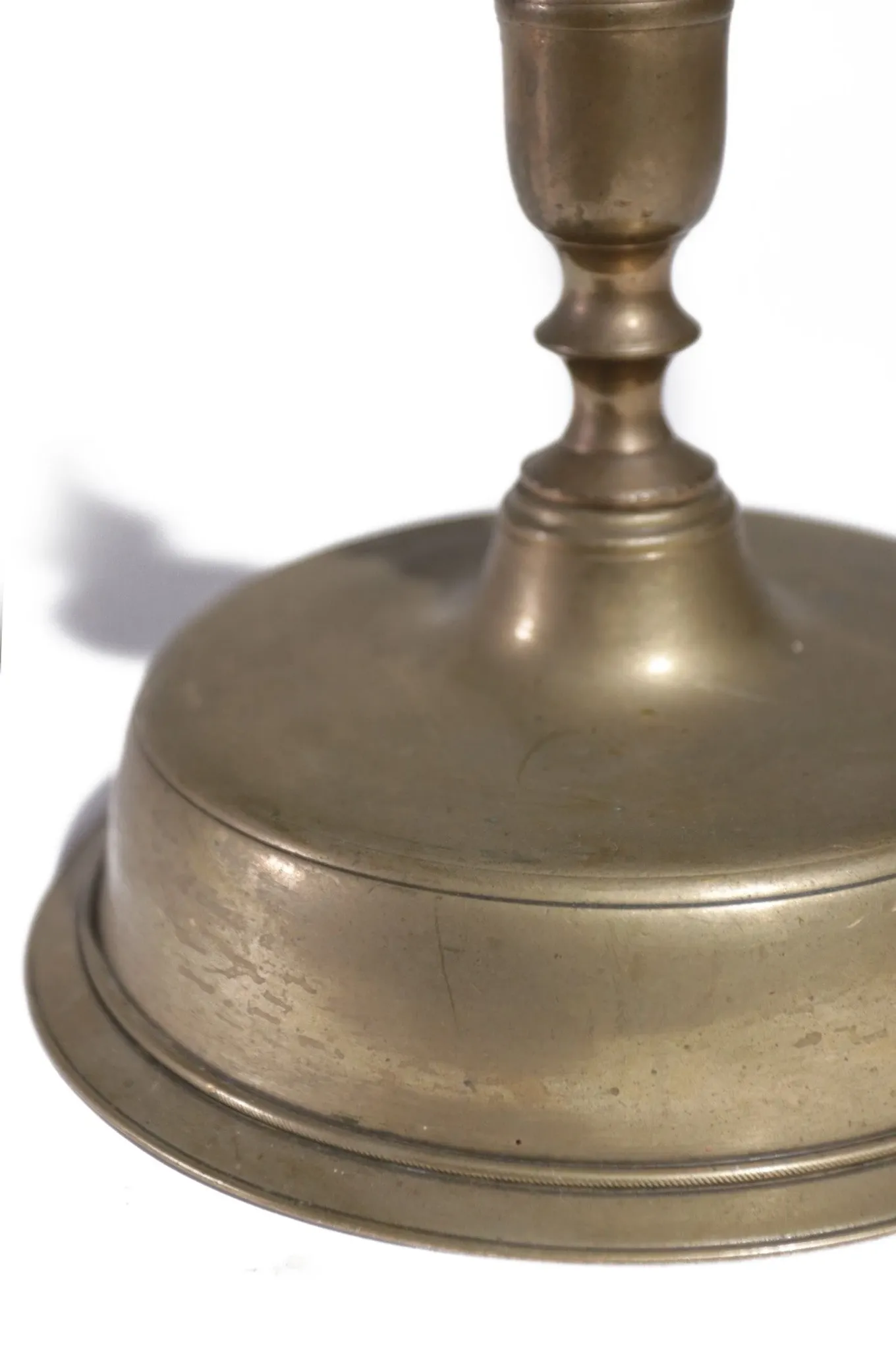 Large Spanish brass candlestick with low bell base – circa 1680-1730
