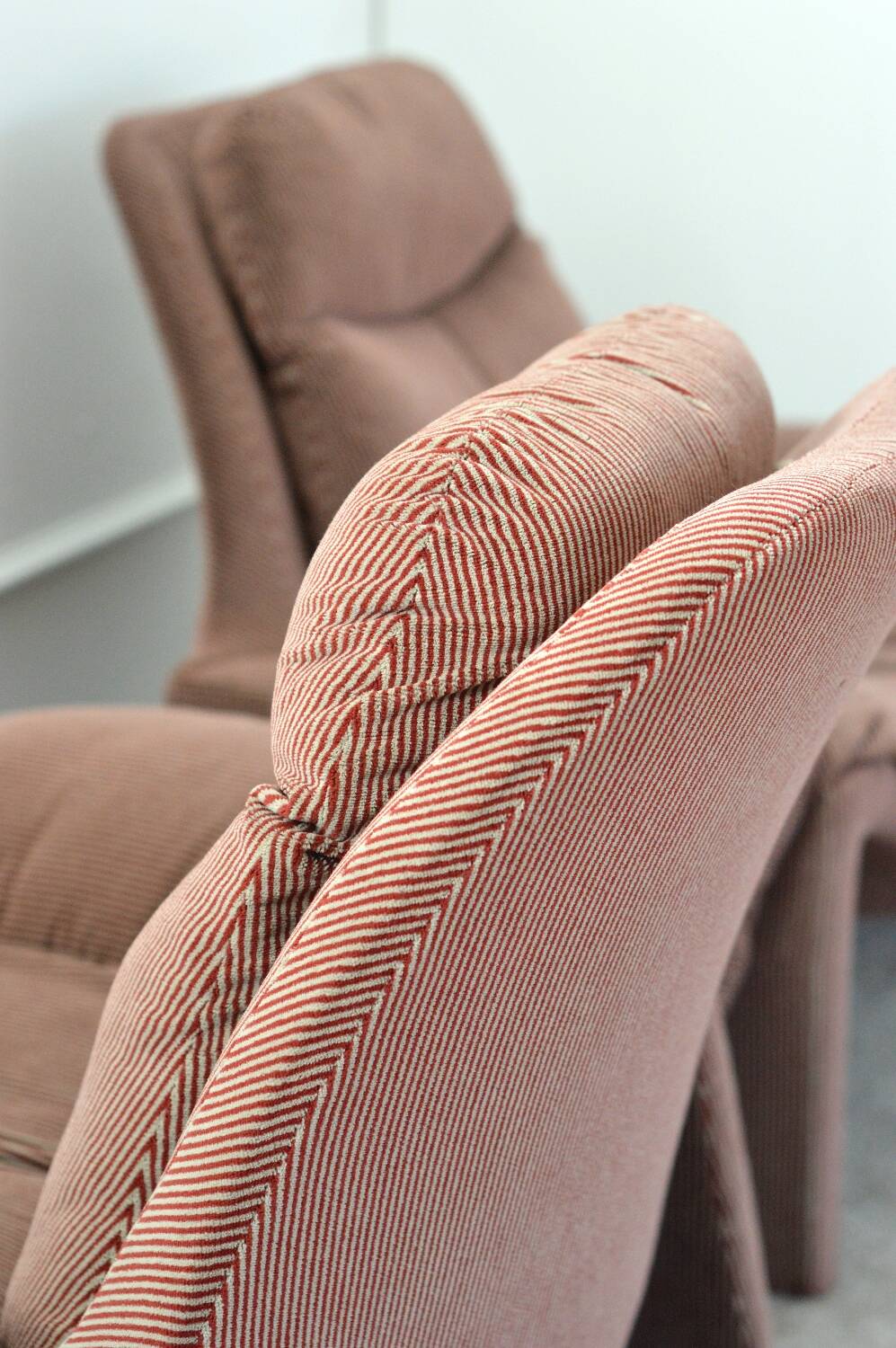 Pair of P60 armchairs by Vittorio Introini for Saporiti