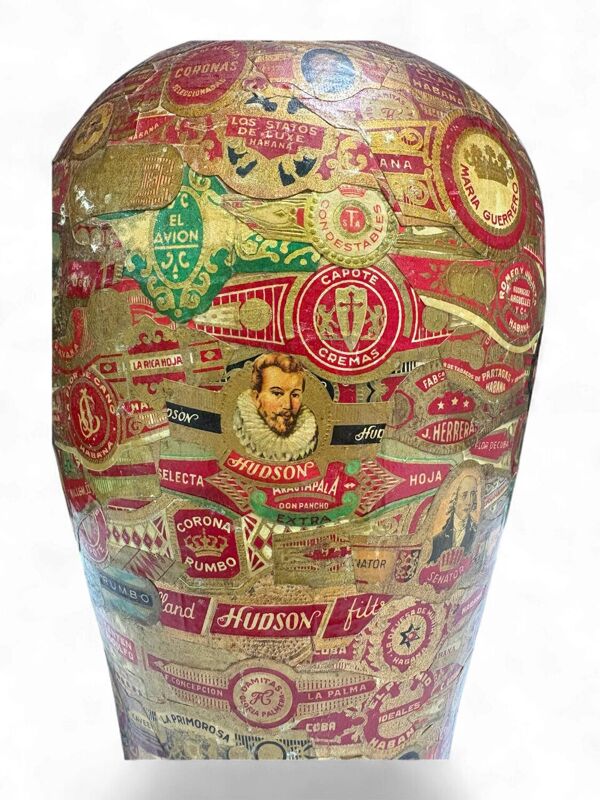 Vase à décors de Bagues de Cigares – Art Populaire, vers 1900