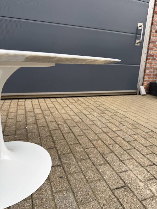 Table à manger ronde originale Knoll Tulip (137cm) Carrara