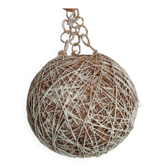 Globe suspension in string and wicker