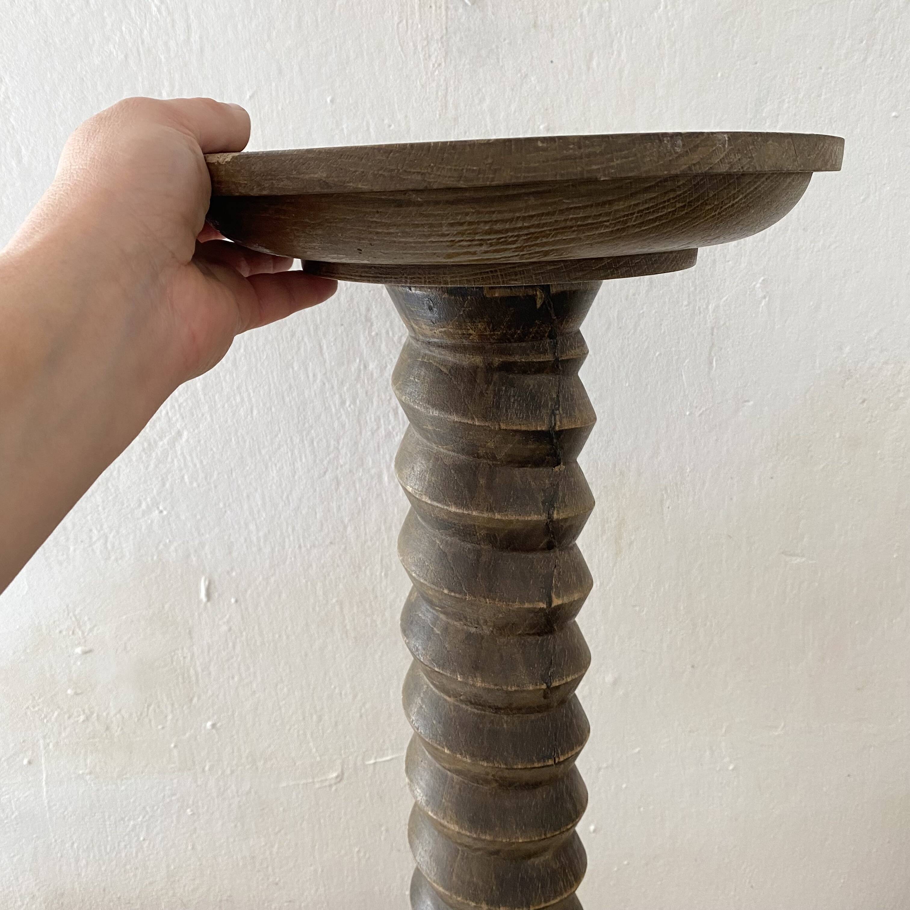 Antique pedestal table, column base, press screw, handcrafted piece.