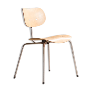 Chaise vintage SE68 par