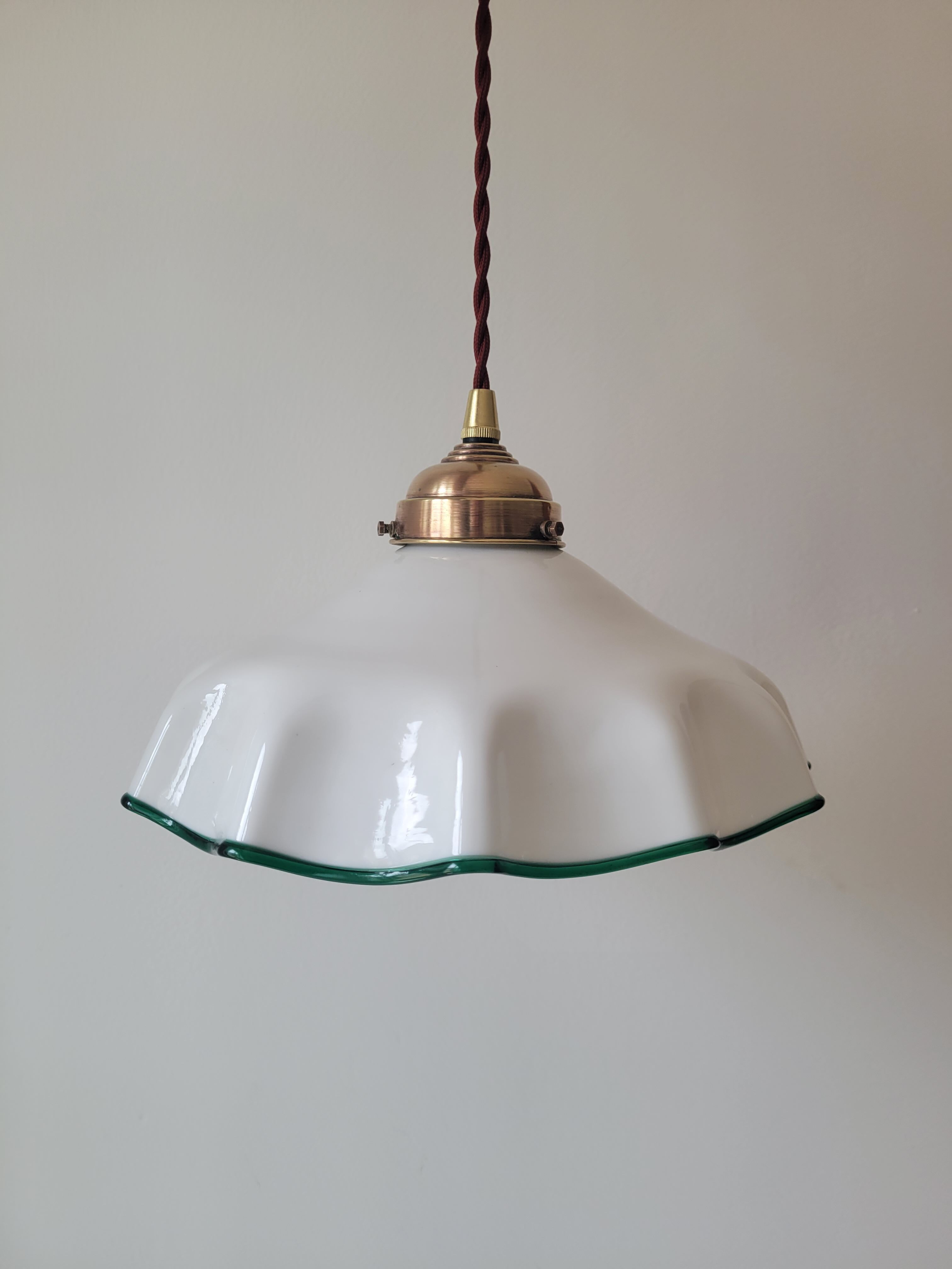 White opaline suspension
