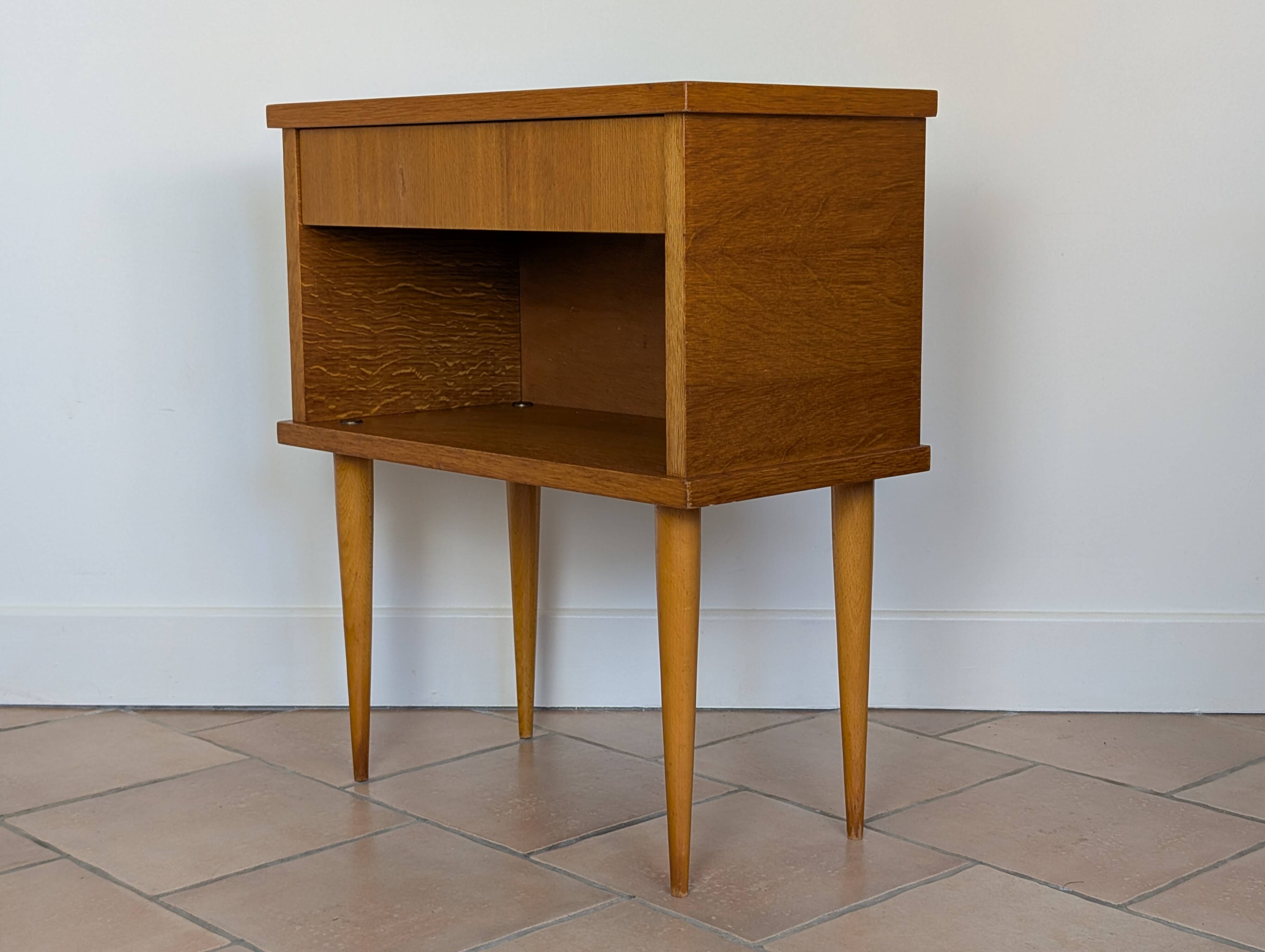 Table de chevet, 1960