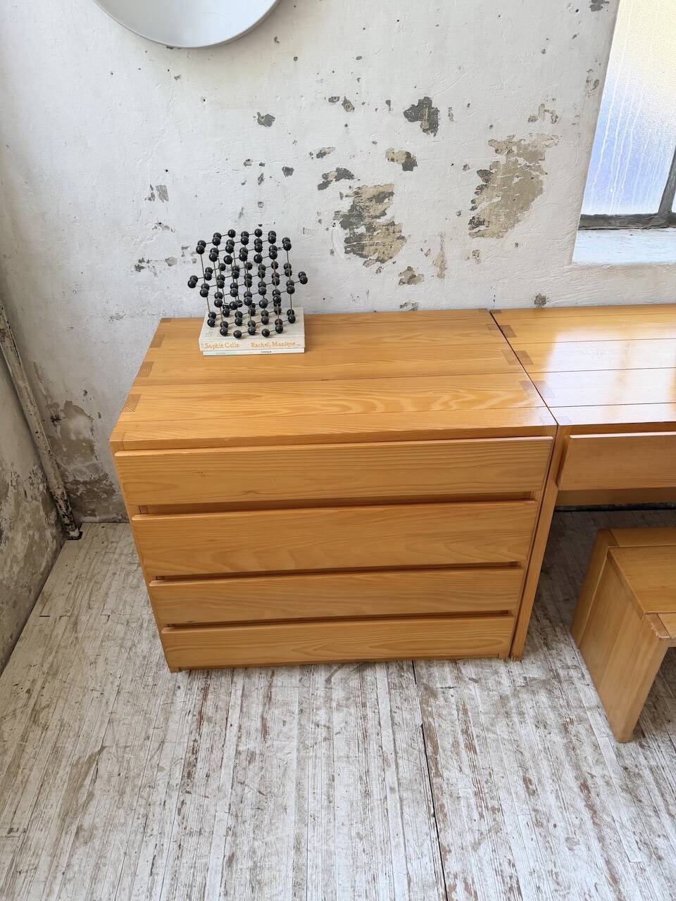Bureau + commode + tabouret pin Maison Regain Savoie