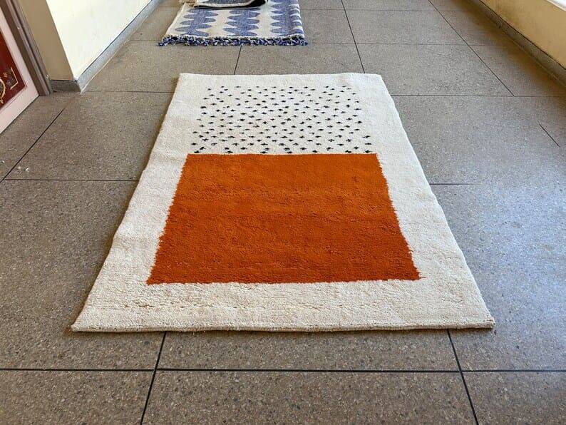 Handmade pure wool rug, size 150 x 250 cm.