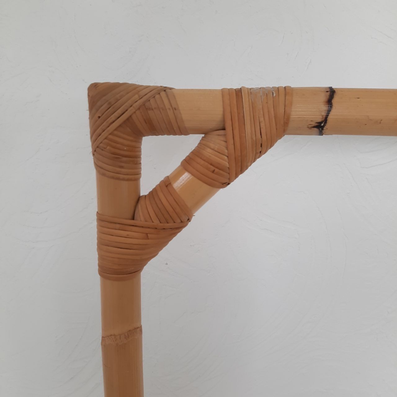 Deux porte-manteaux en bambou vintage