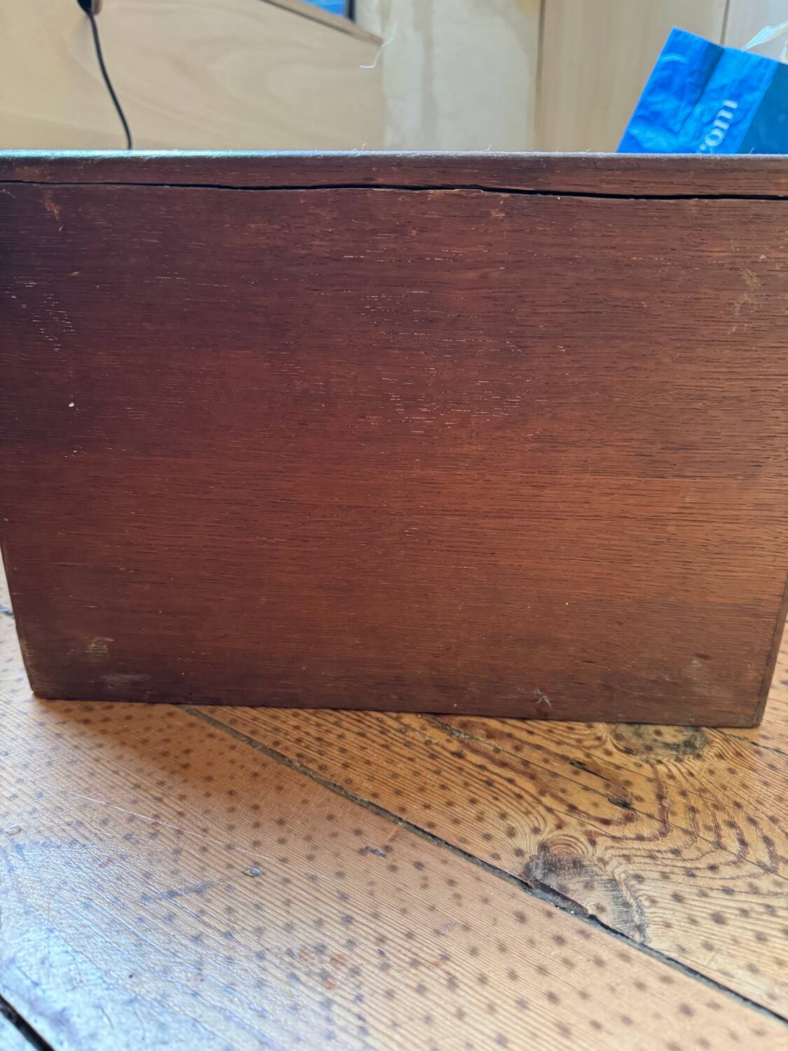 Small 4-drawer cabinet