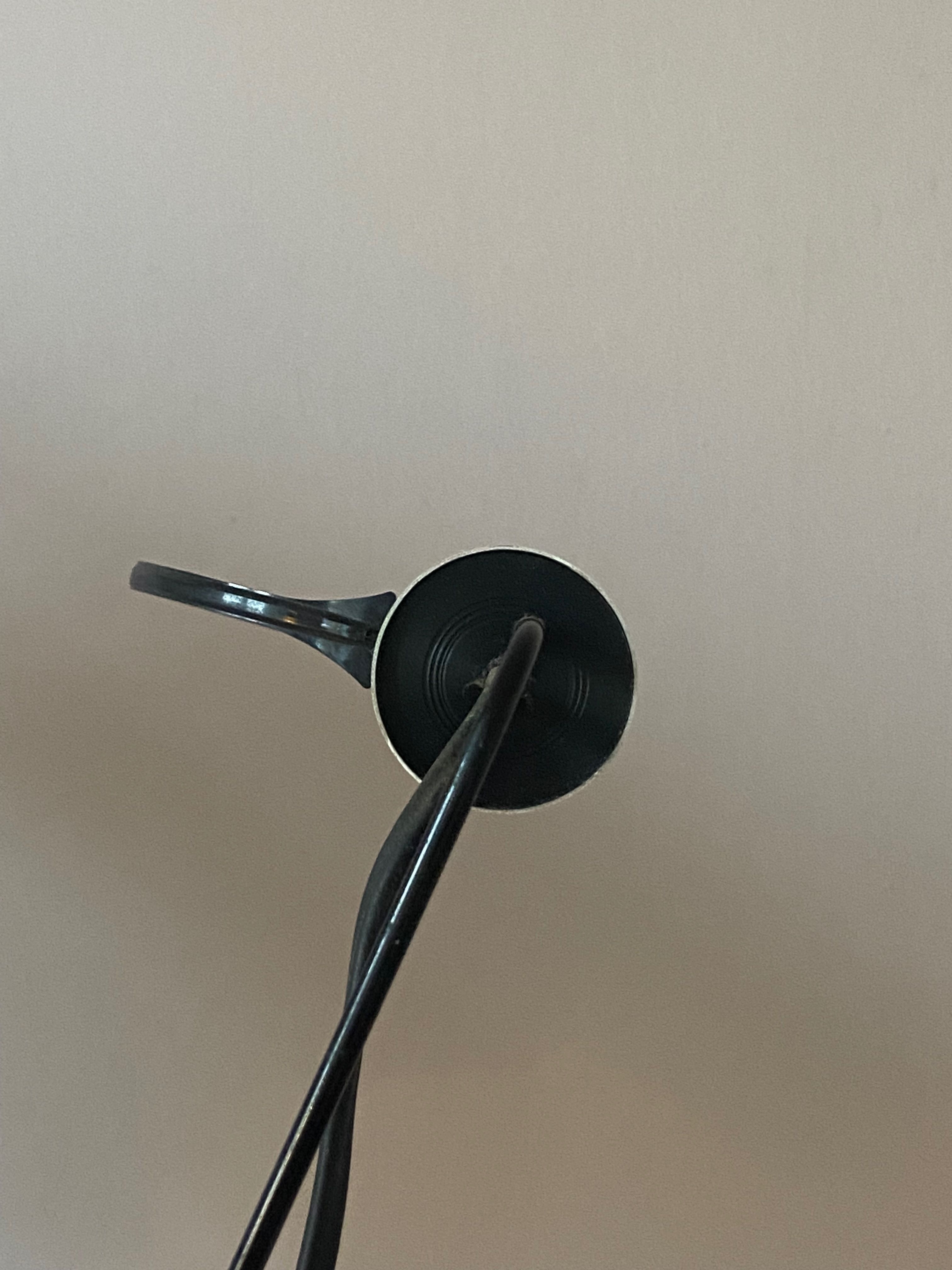 Vico Magistreti table lamp Slalom Design 1980 by Oluce Made in Italy