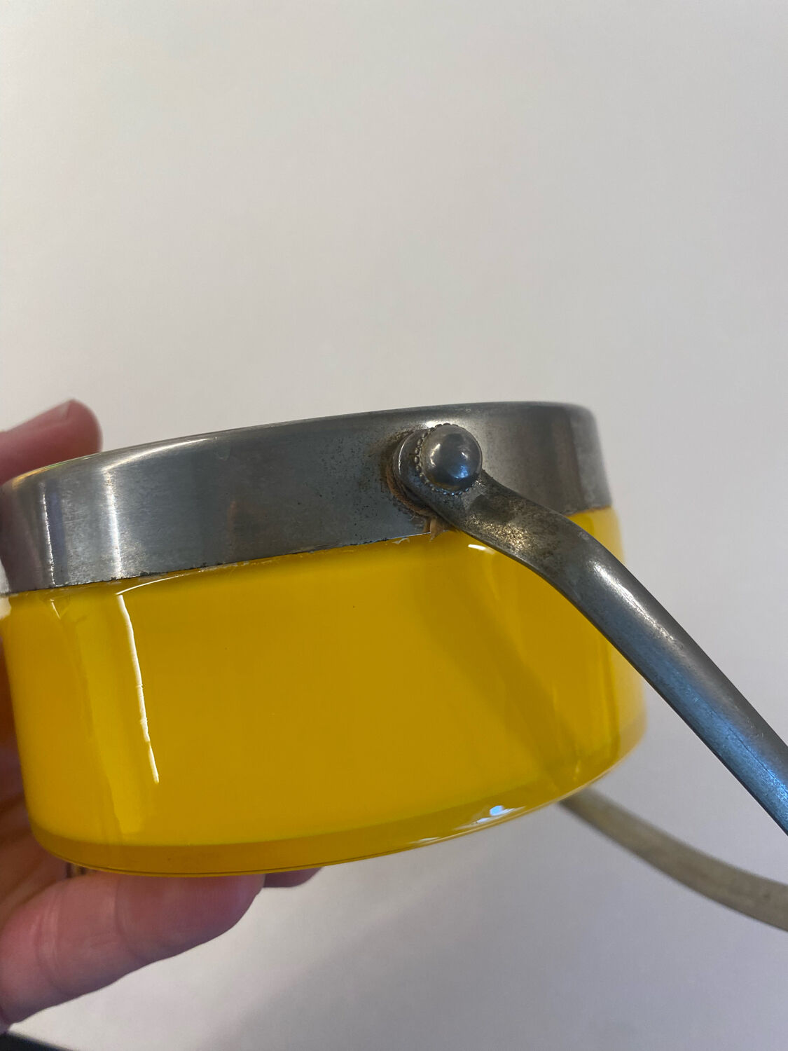 Vide poche jaune années 70