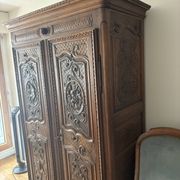 Armoire décorée