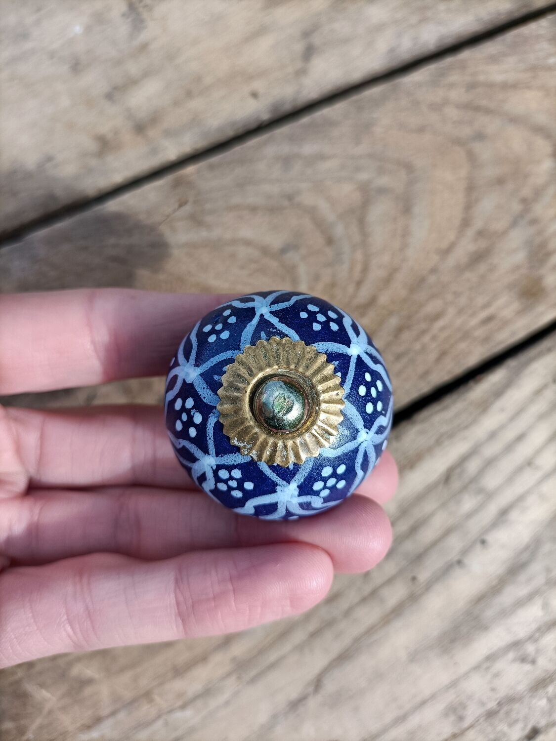 Genuine stoneware door knobs