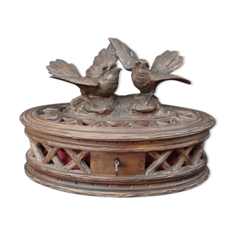 Openwork jewelry box in carved wood, decoration of parakeets 21 x 14 cm