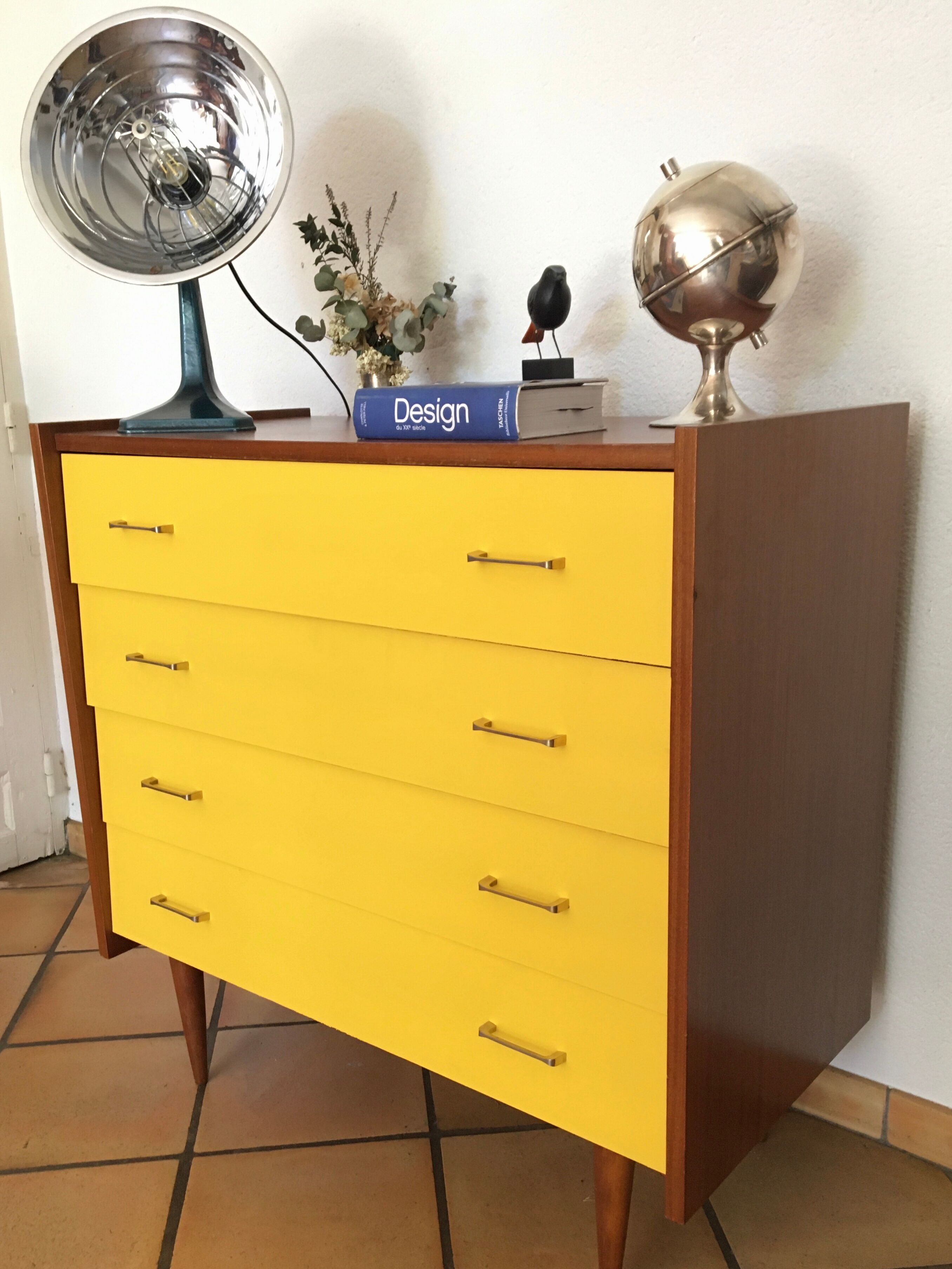 Vintage chest of drawer
