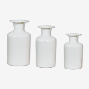 3 white vases