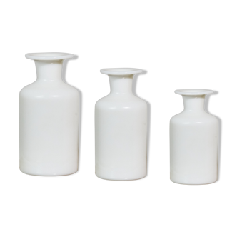 3 white vases