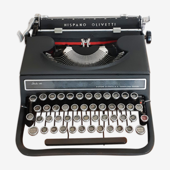 Machine à écrire olivetti espagnole , fonctionnelle