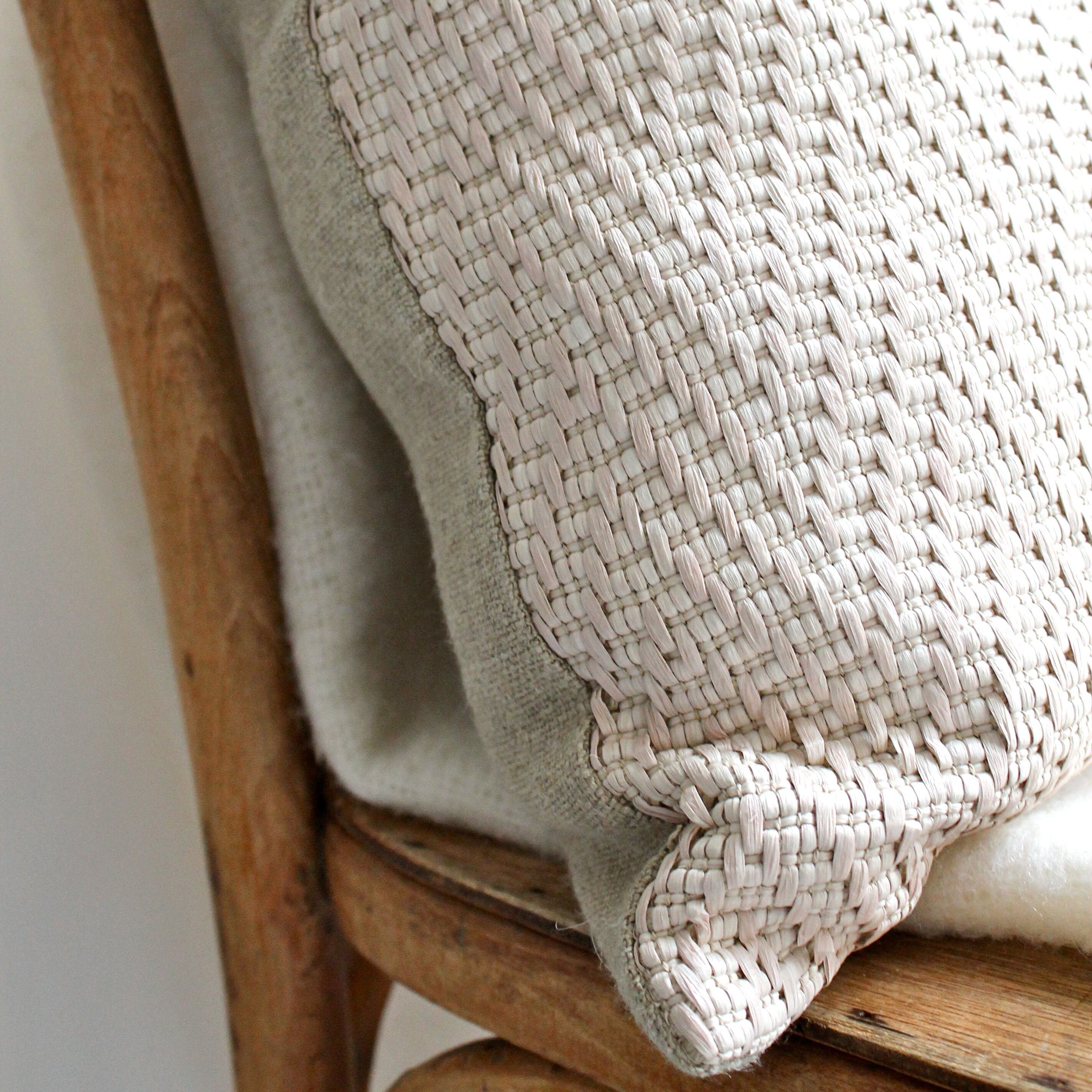 Double face rafia/linen square cushion