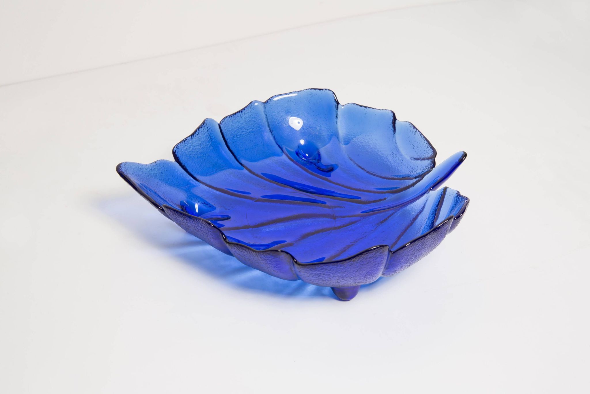 Decorative deep blue glass leaf plate, Italy, 1960s.