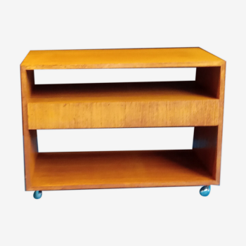Low-drawer and caster furniture