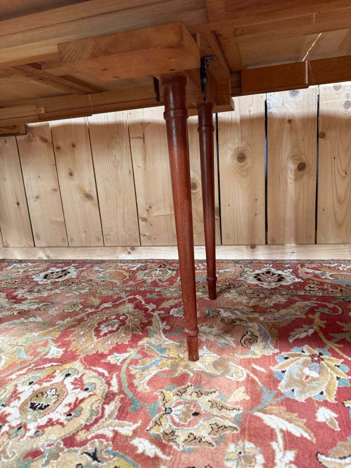 Extendable oval table in Louis XVI style – Mottled mahogany – 19th century