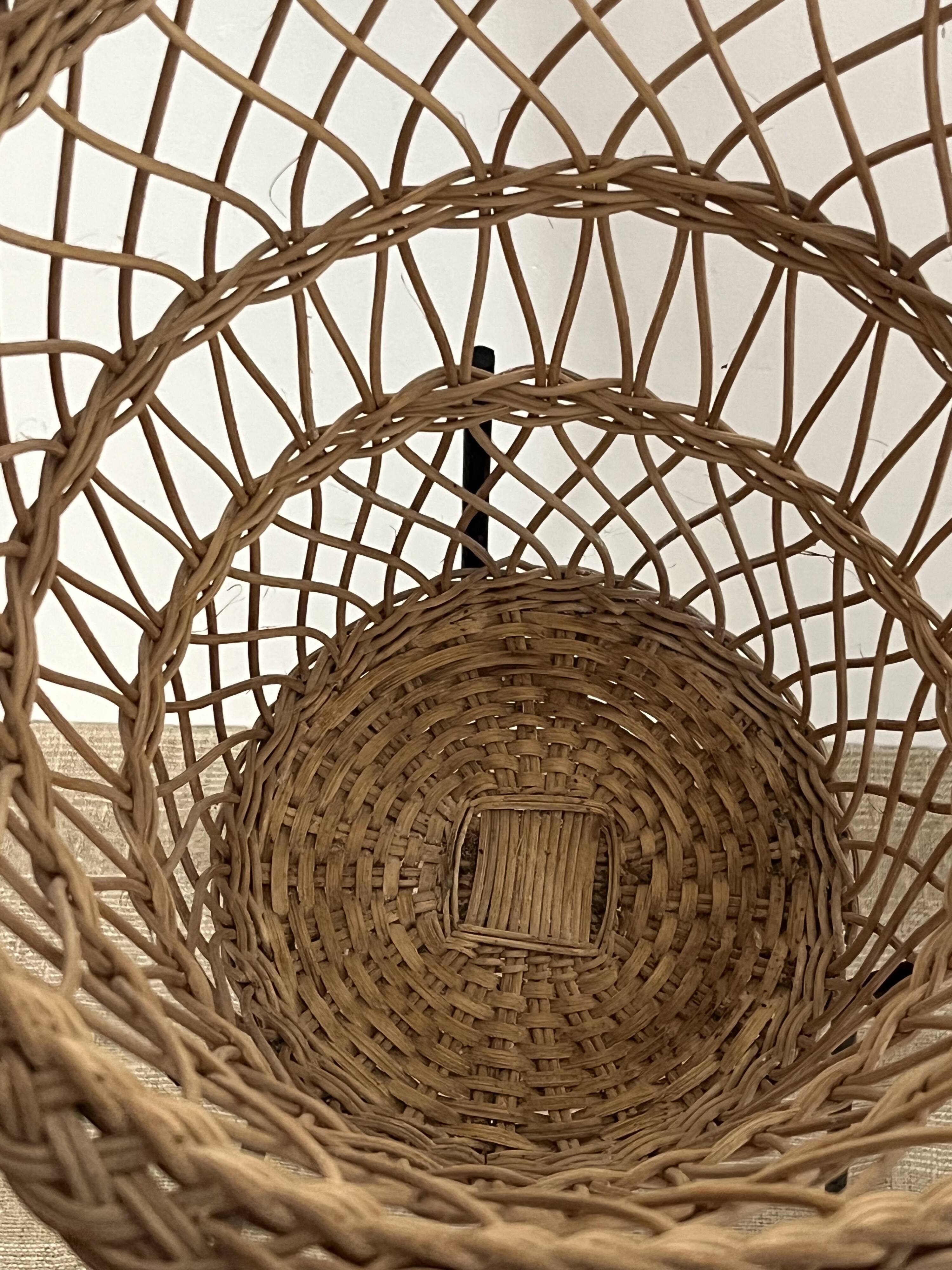 Woven wicker basket/tripod basket