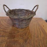 Lot of vintage wicker baskets