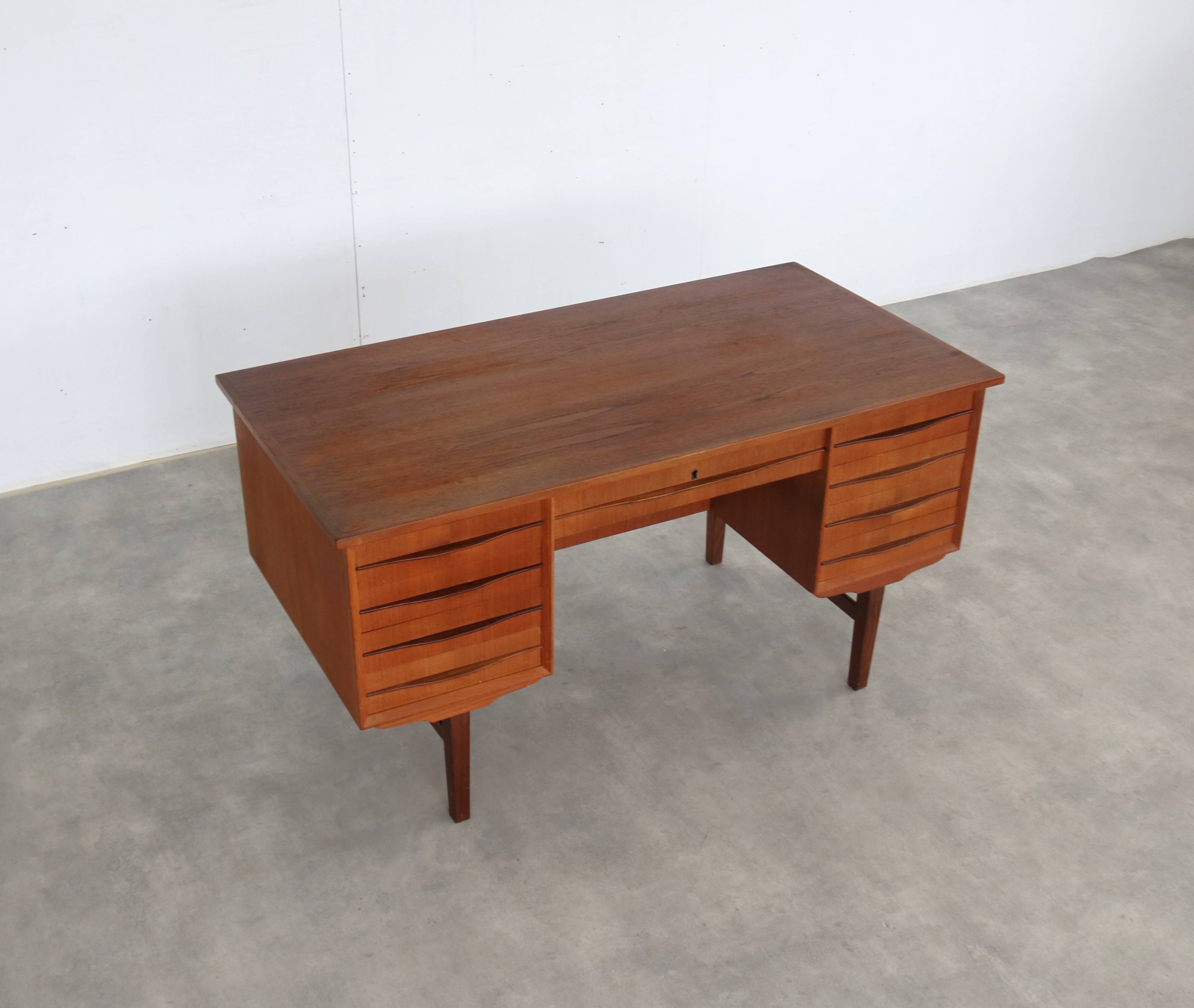 vintage desk | 1960s | teak | Danish