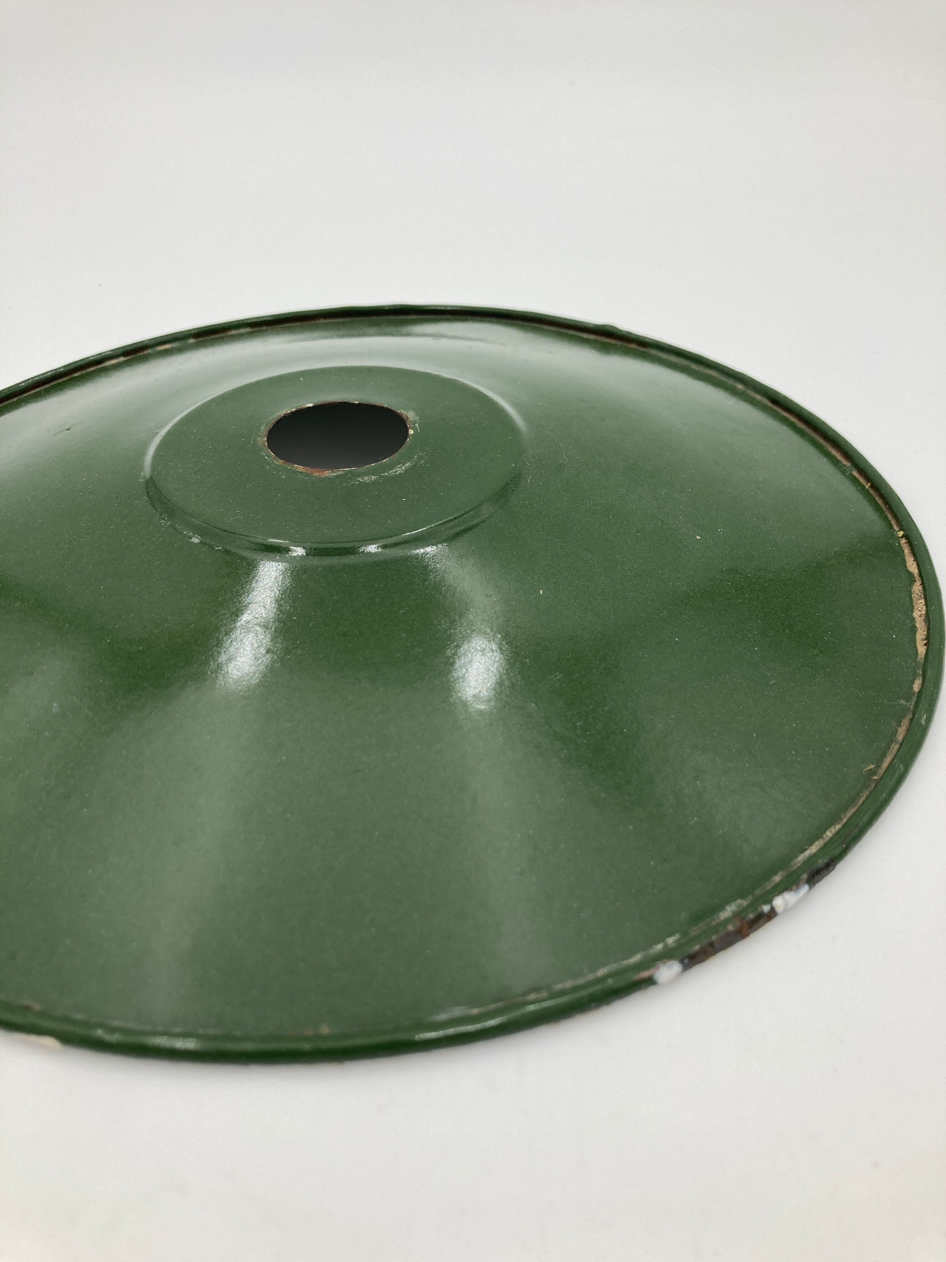 Green enamel suspension