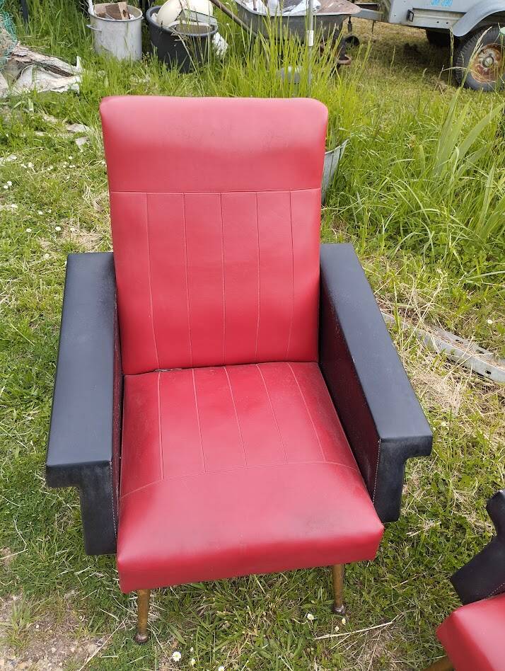 Pair of vintage 60s armchairs – Red and black faux leather