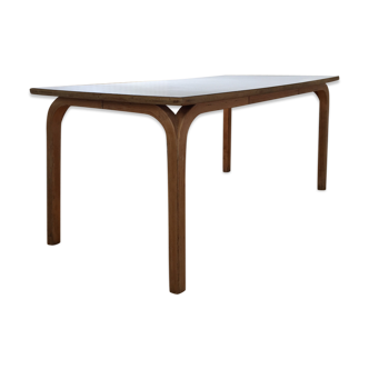 White wood table