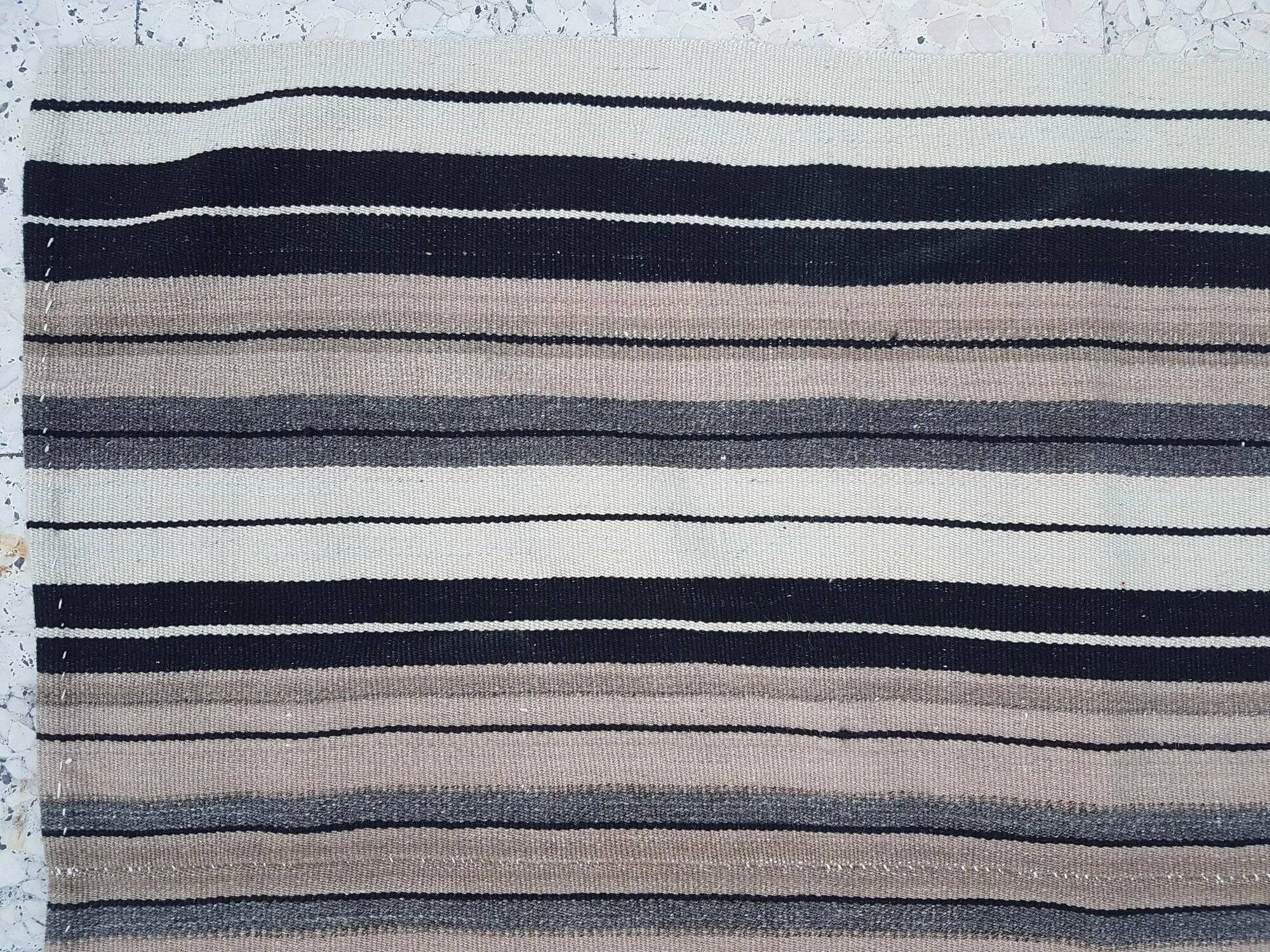 Kilim turc vintage tissé main 146x281 cm