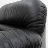 Sormani black leather vintage armchairs 1970s