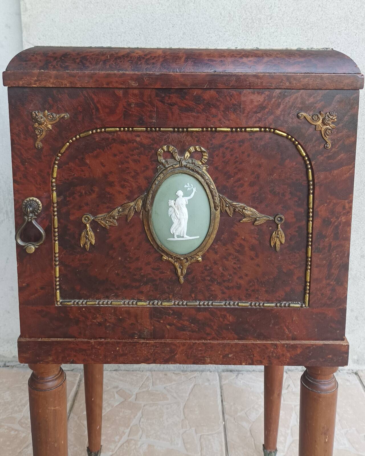 Louis XVI Nightstand in Thuya Burl
