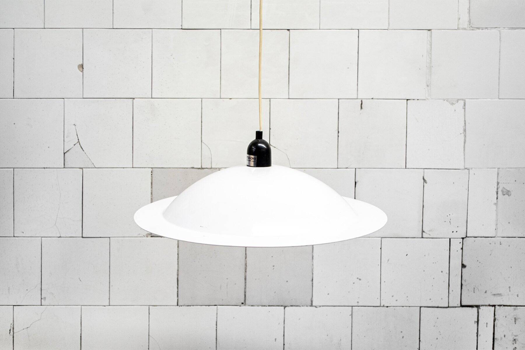 Lampiatta enamelled lamp by Jonathan De Pas, Donato D'Urbino and Paolo Lomazzi for Stilnovo, 1971